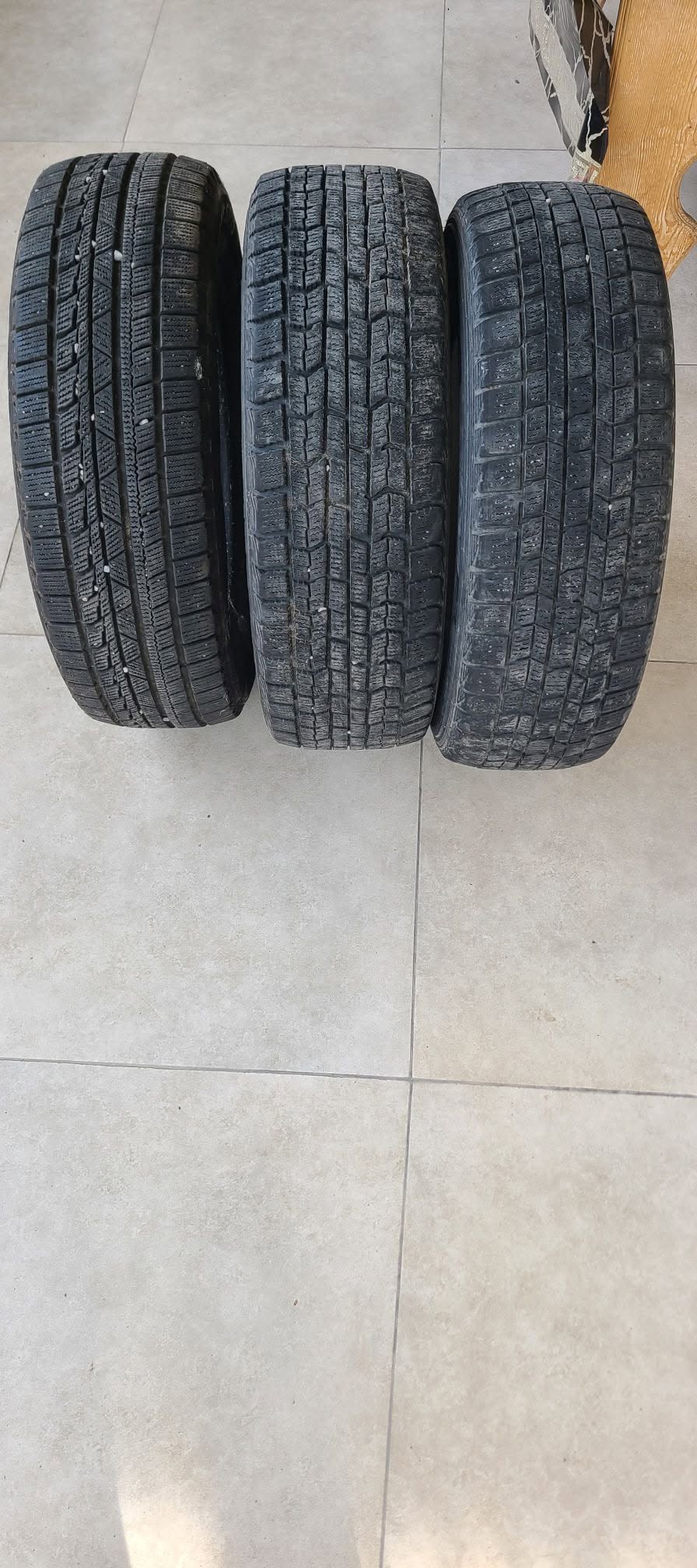Yaxşı səpmələr var, ikisi eynidir, biri - 140₾