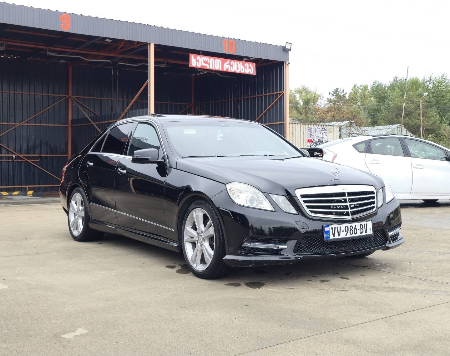 Mercedes E350 2013 — 8,500$