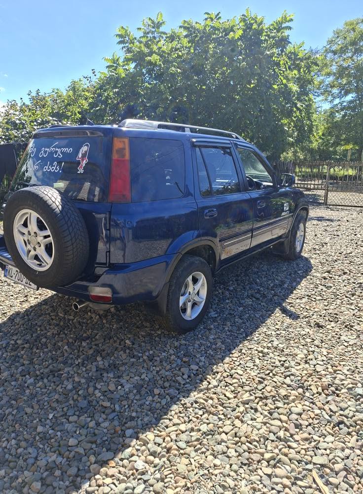 CR-V 2000 — 2,700$