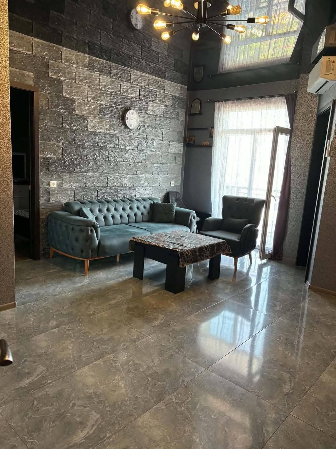 Kirayə 2 otaqlı mənzil, Batumi — $600