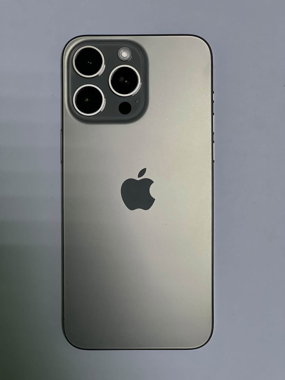 📱 iPhone 15 Pro Max — 1,500₾ satıştadır