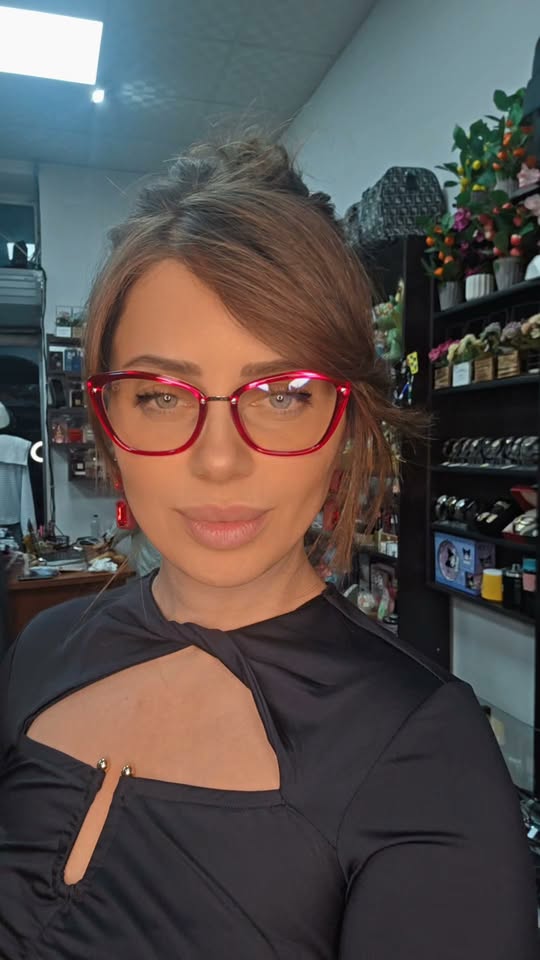 Glasses, earrings, bracelet, bag