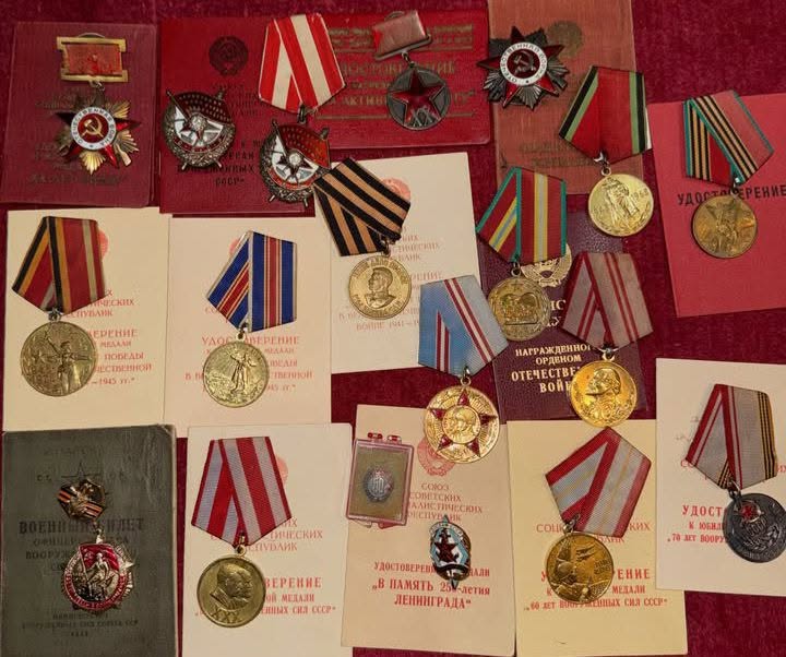 Sovet medalı və ordenləri