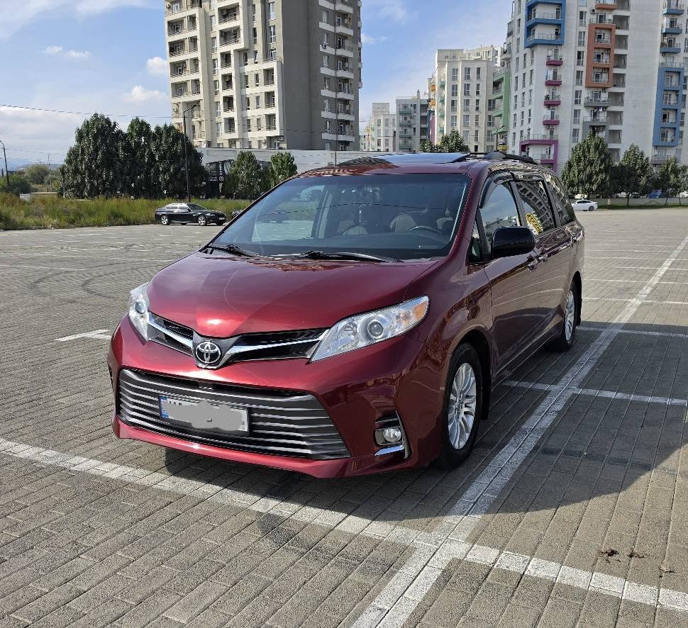 Toyota Sienna 2016