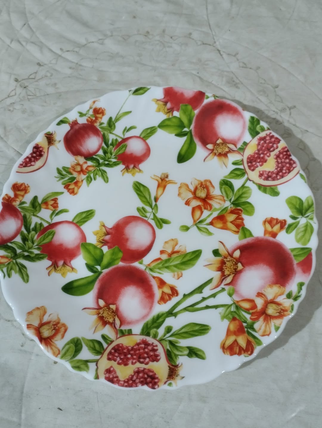 6 new plates with pomegranate print