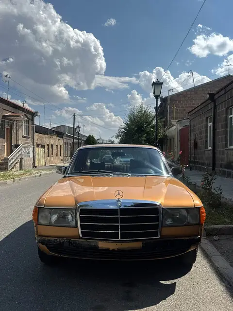 Mercedes-Benz S280 W116 1975