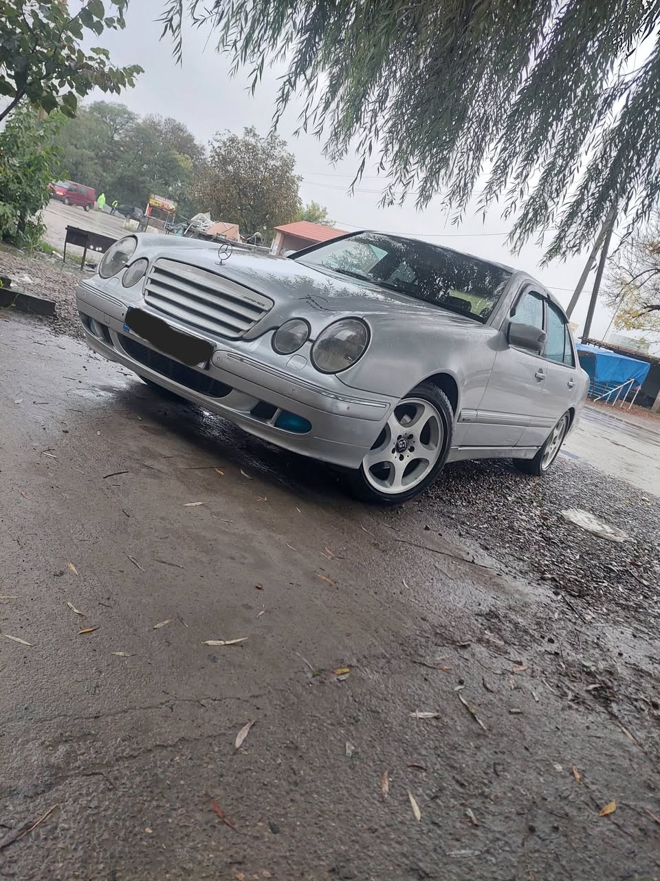 Avtomobil 2000