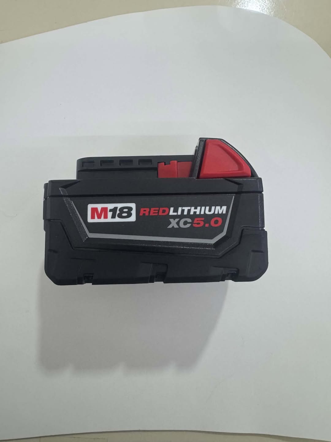 Milwaukee M18 5.0Ah აკუმულატორი