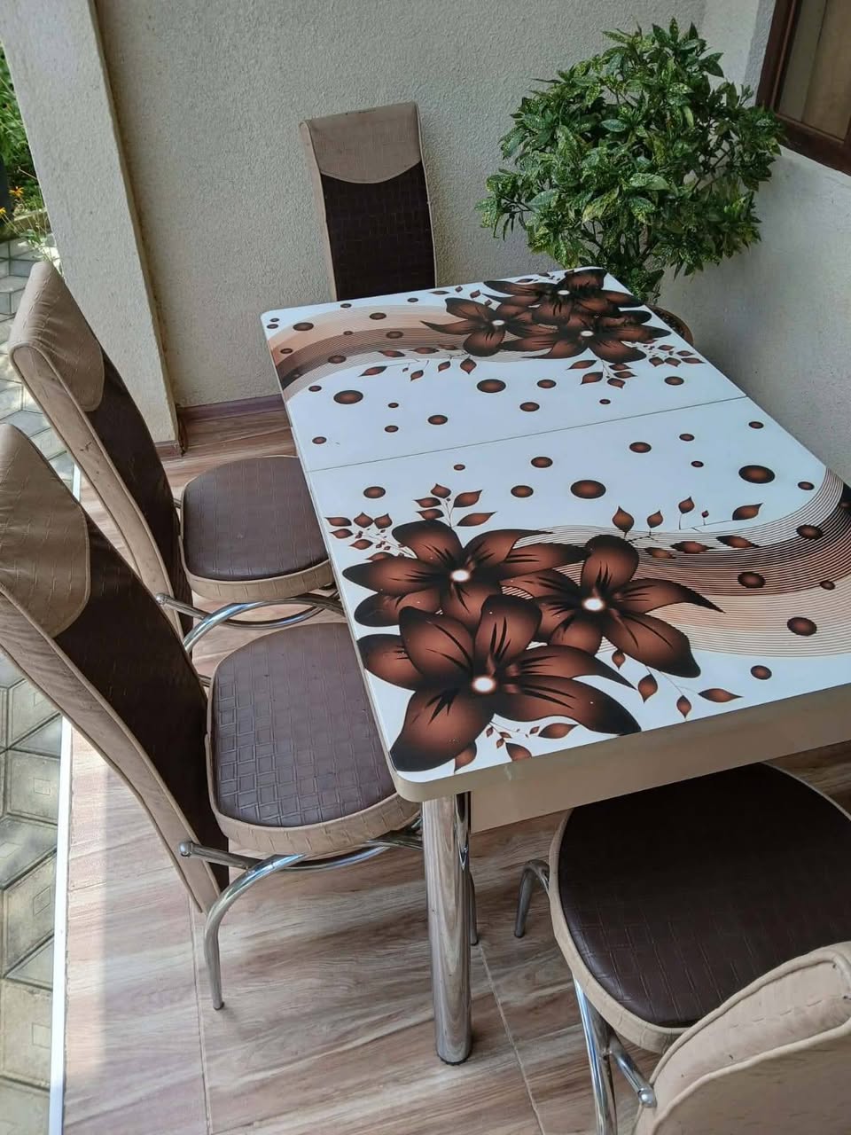 Acele satılık 6 kişilik mutfak açılır masa 300₾