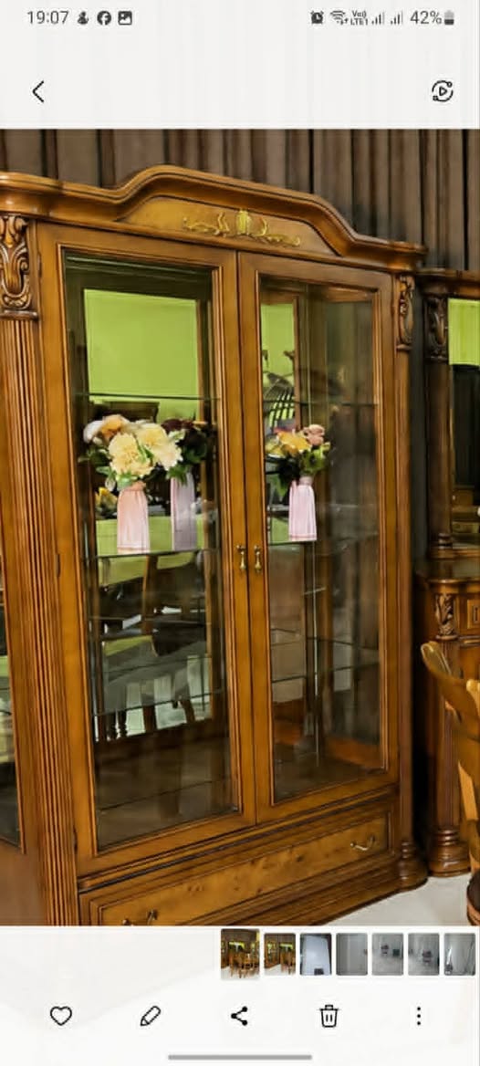 ყველაფერი ერთად იყიდება 2500 ლარად