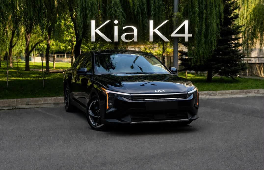 Kia K4 black sedan