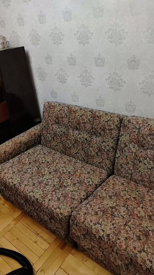 Bu gözəl mebel 40 illikdir, o sağ qalmışdır