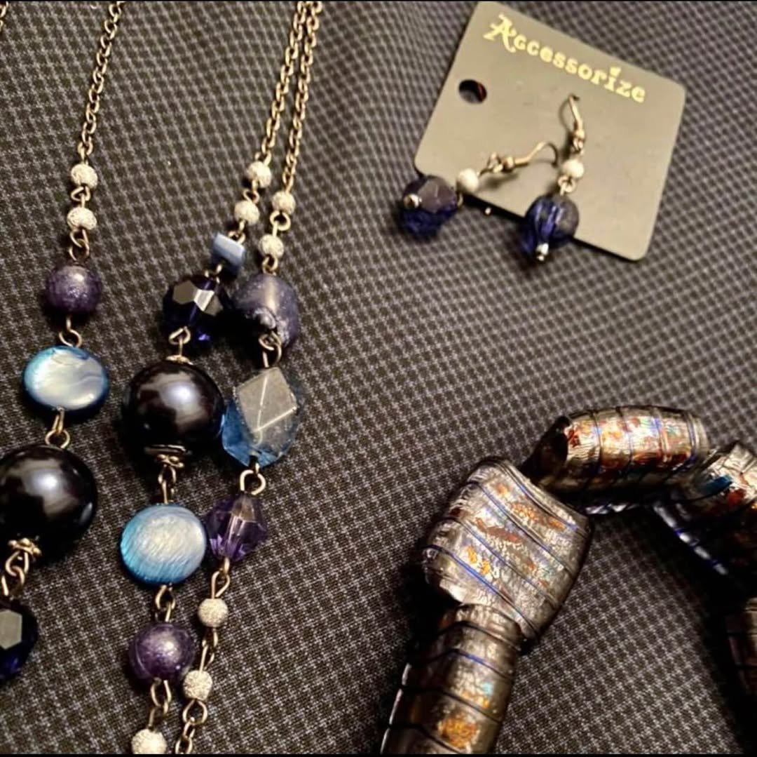 Accessorize necklace, earrings and bracelet set