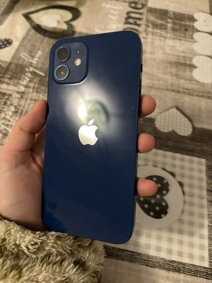 iPhone 12 64GB, batareya 73%