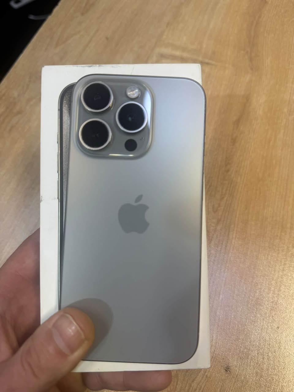iPhone 15 Pro 128 Гб тупов — 160,000 AMD