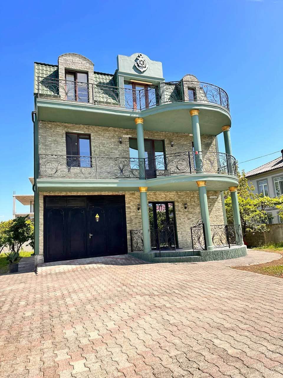 Ev, Tbilisi — $2,000