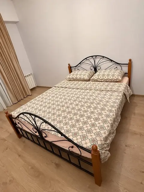 Satılır yataq matrası ilə, yaxşı vəziyyətdə