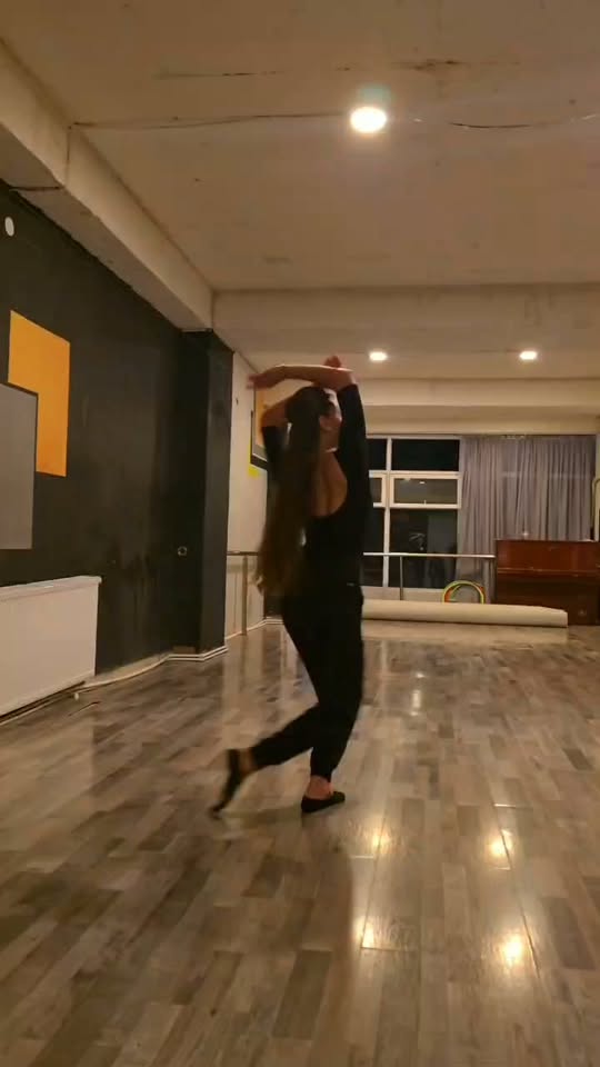 Gürcü dansı sevenler için etkinlik! 🕺✨ İlgilenir misin