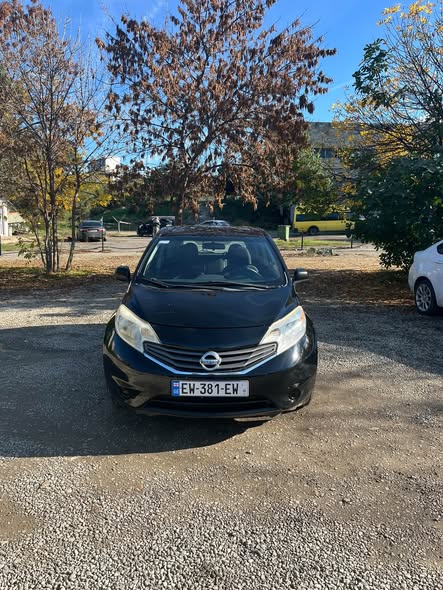 იყოდება ფასი 4.800$ 1.6 ძრავი 2013წელი