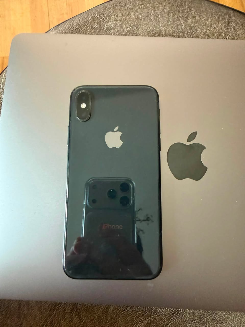 iPhone XS, batareya 76%