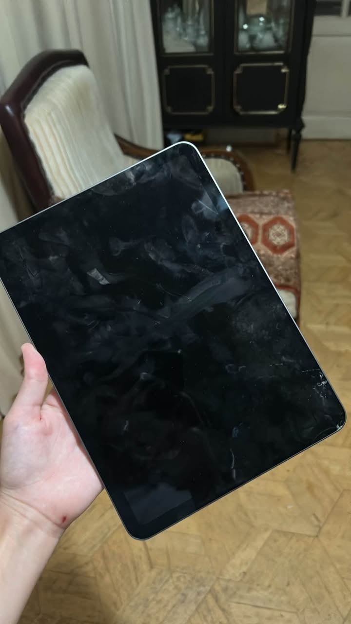 Tablet zədələnmiş ekranla