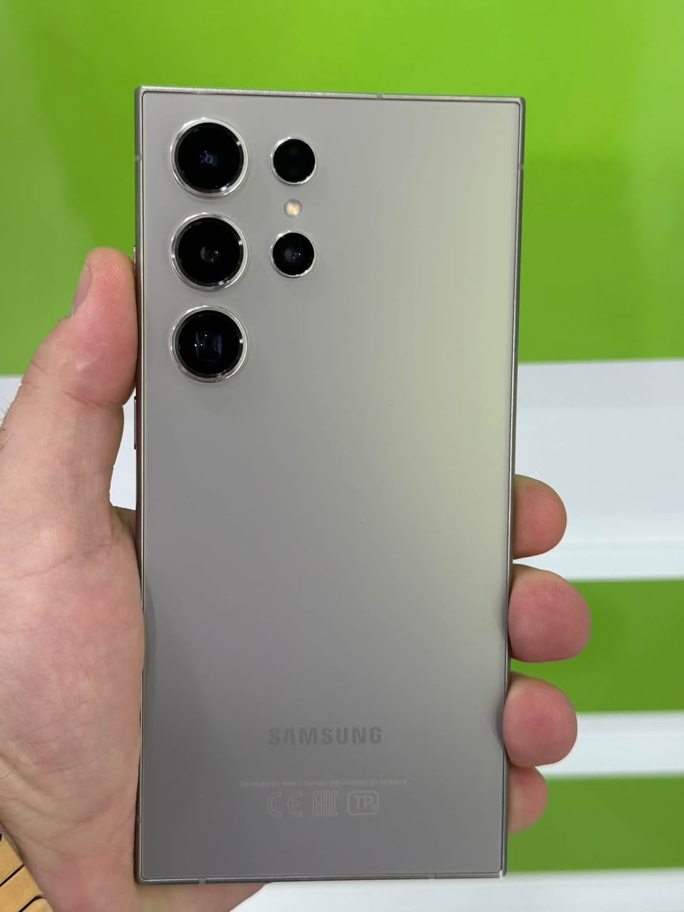 Samsung Galaxy S24 ultra 12/512GB: Аккуратно использовался, после удара