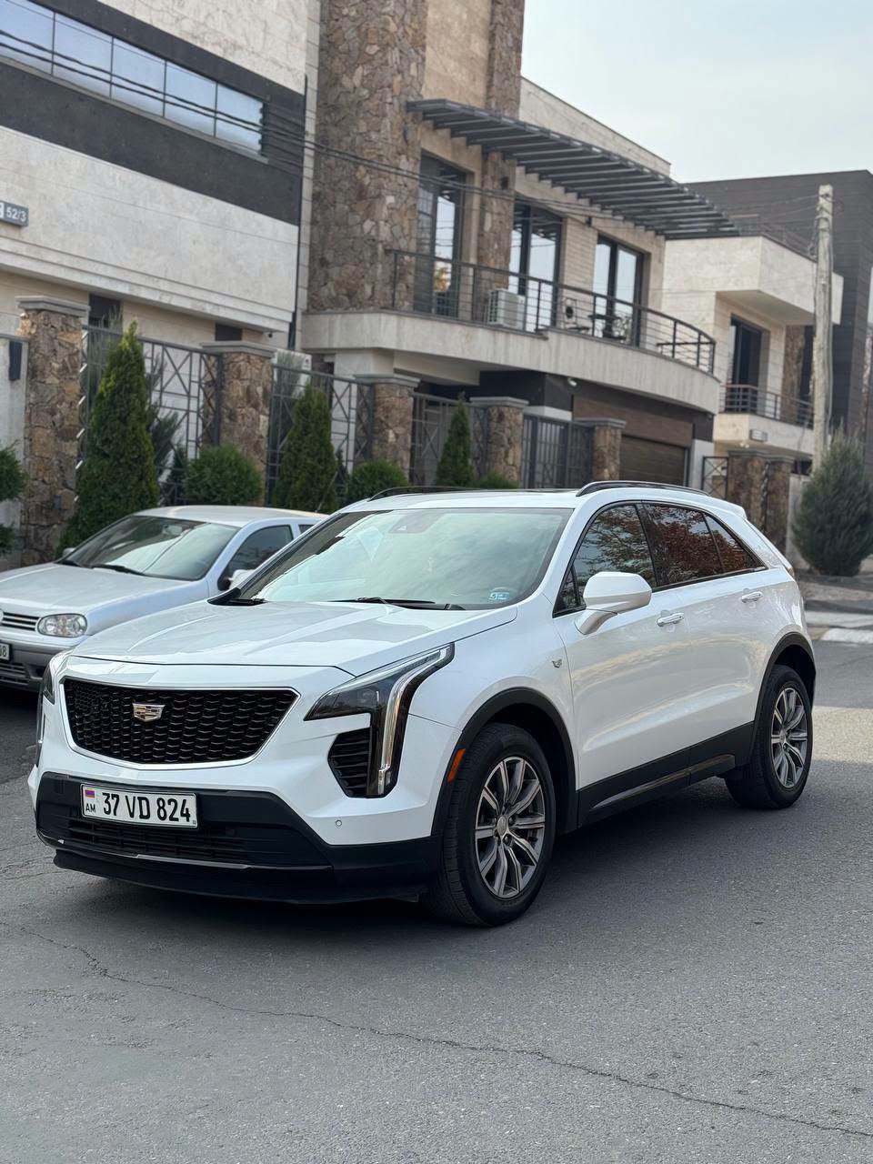 Cadillac XT4 2019 — 25,500$