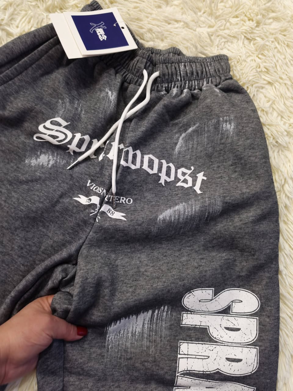 Grey sweatpants with print, good quality