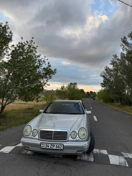 Mercedes W210 E200 1997 — 4,800$