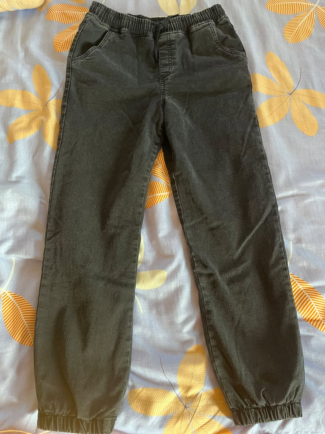 Siyah kot pantolon