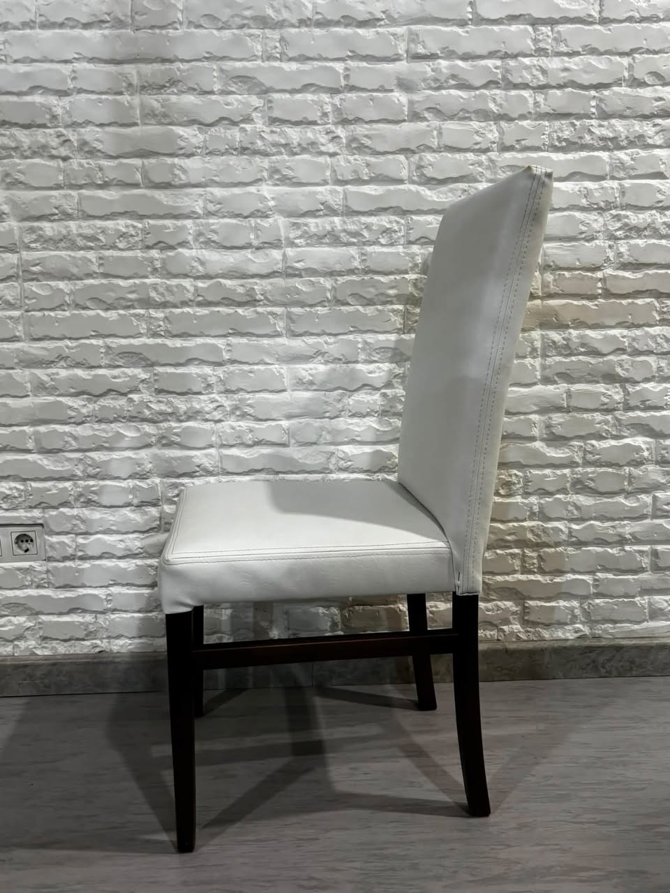 Продаётся 23 штуки стульев, цена 75₾