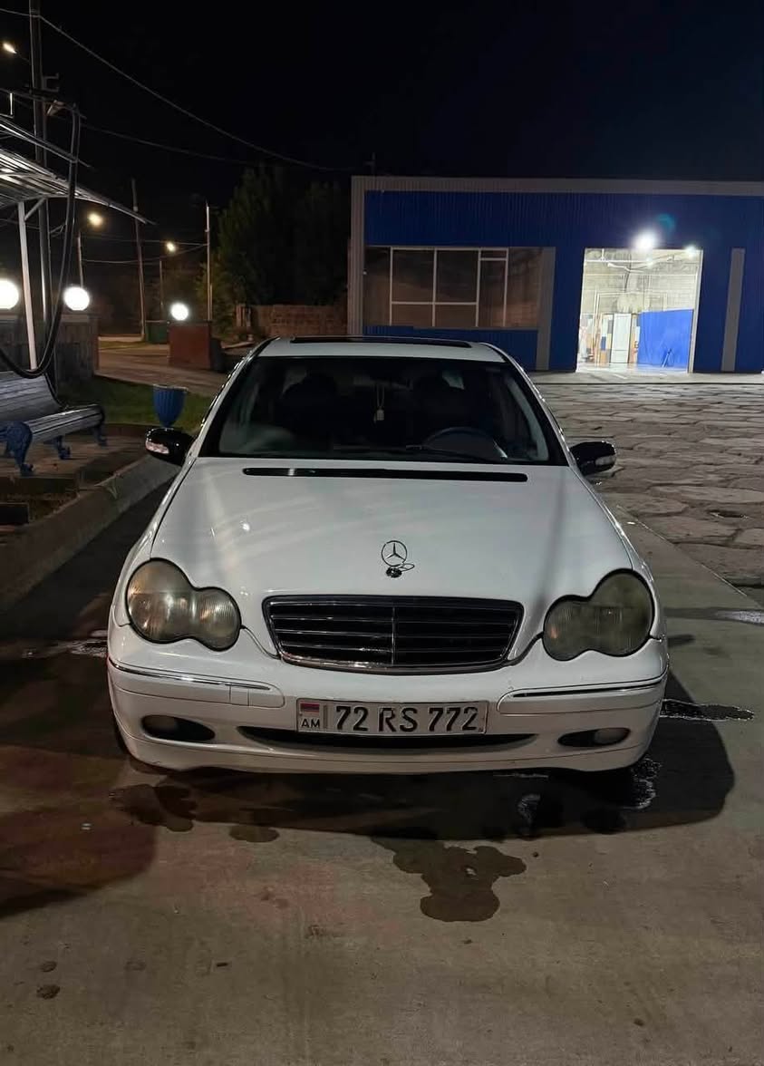 Mercedes-Benz C240 (W203) 2001