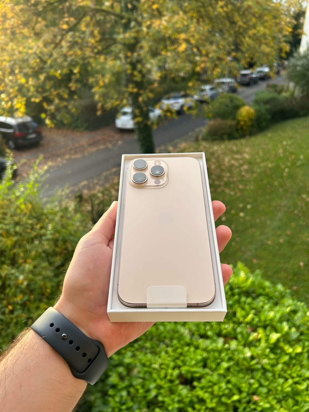 📱 **იყიდება iPhone 16 Pro | — 2,200₾