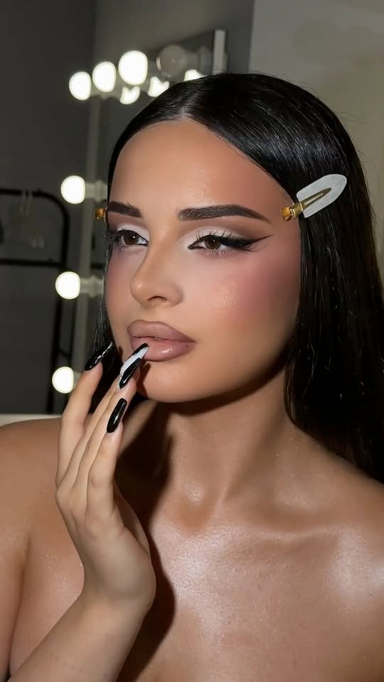 Get the makeup and hairstyle you want