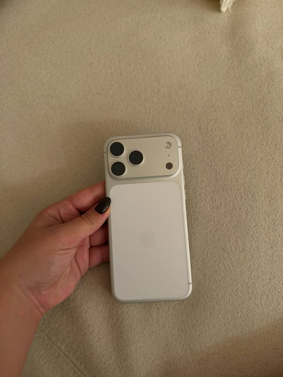 iPhone 17 Pro Max 1TB, battery 100%