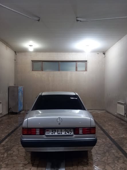 Mercedes-Benz W201 190 1991 — 700,000֏