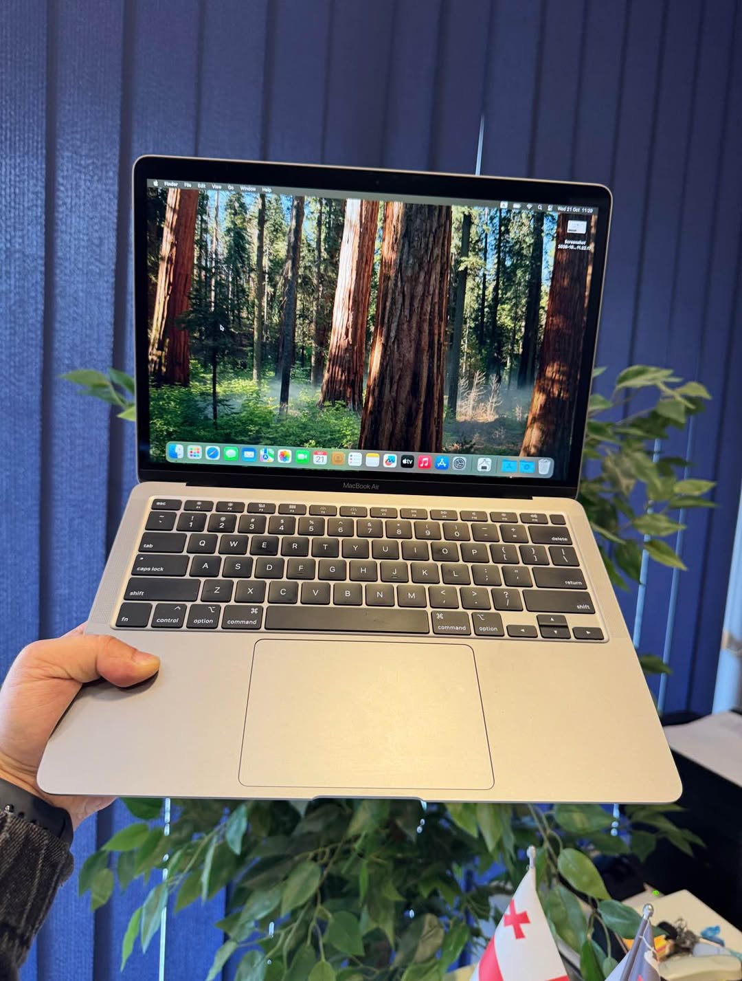 MacBook Air 2020 yüngül, nazik, idealdir