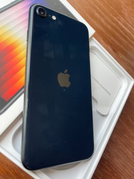 iPhone SE 3 2022 64GB, kutusuyla birlikte