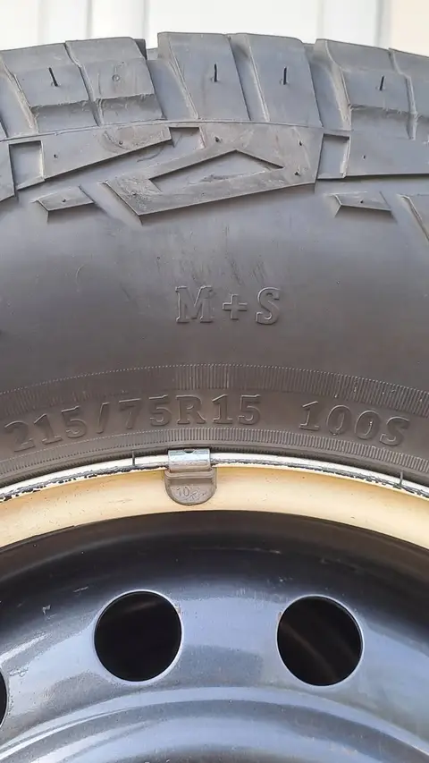 Շինամեկուսիչ 215/75 R15 M+S