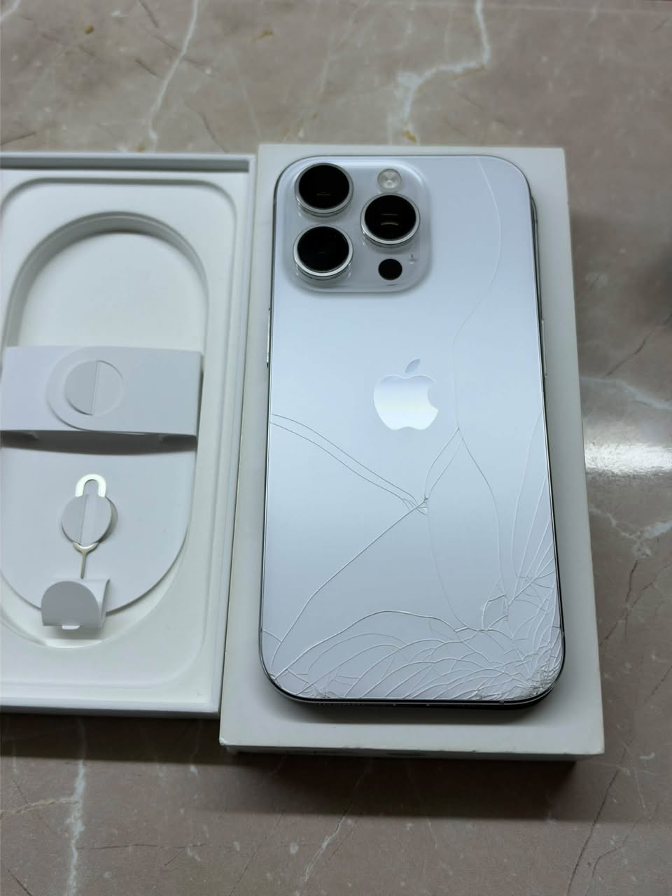 iPhone 16 Pro 128GB, ბატარეა 90%
