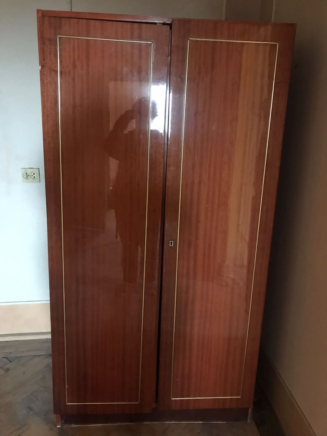 İki kapılı dolap, ahşap