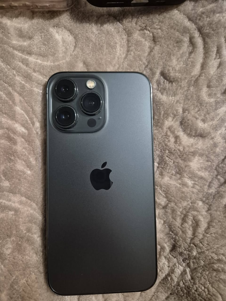 13 Pro satılır, defektsizdir 256 - 850₾