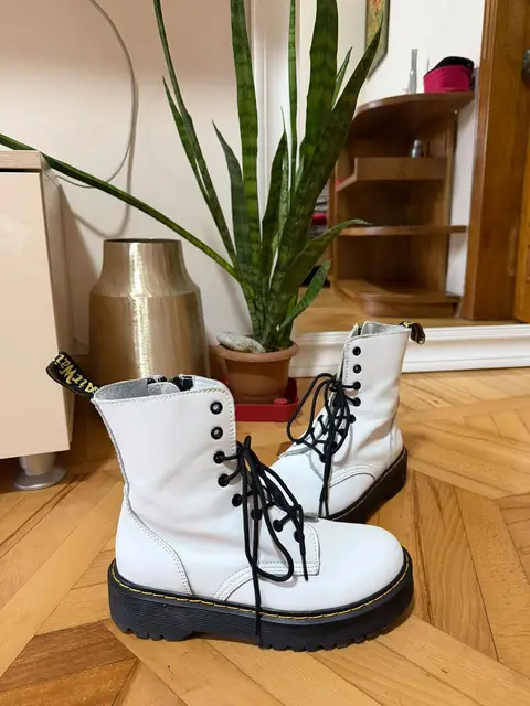 Natural leather boots, ideal condition