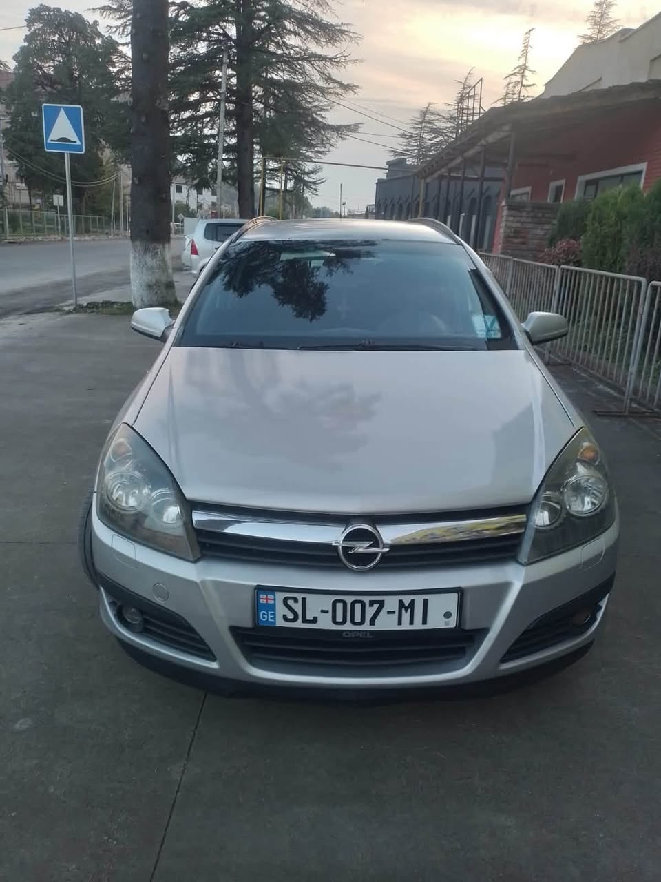 Opel Astra 2006 — 3,500$