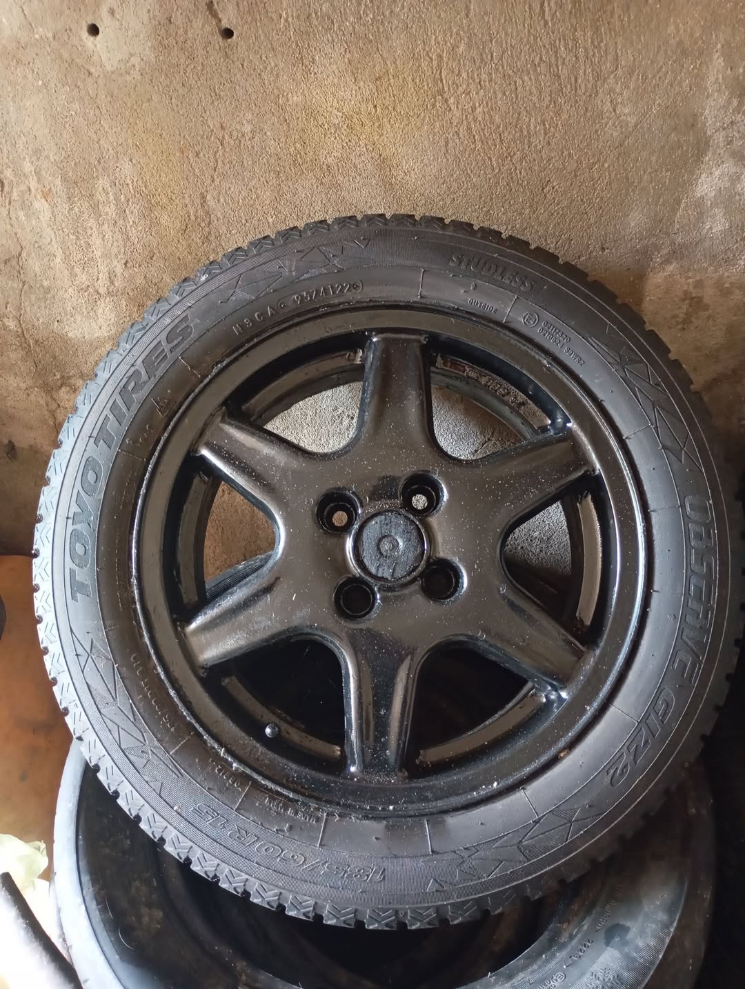 For sale, wheels change in 13 inches with winter tires — 600₾
