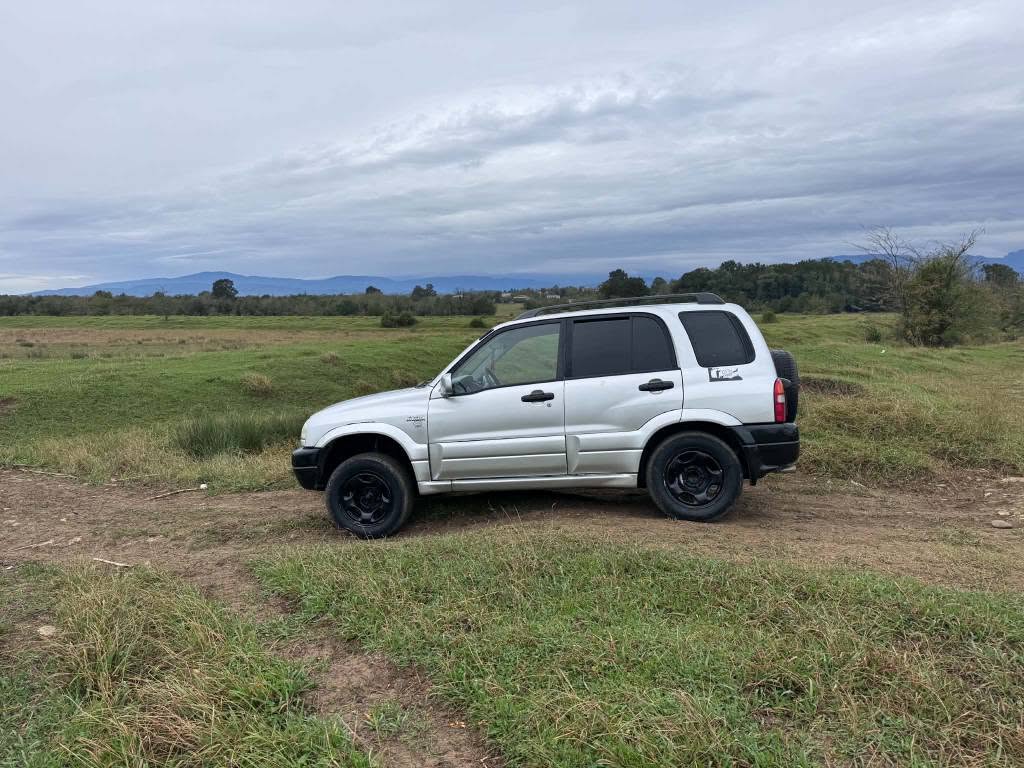 Suzuki Grand Vitara 2.5 təbii qazda — 3,500$