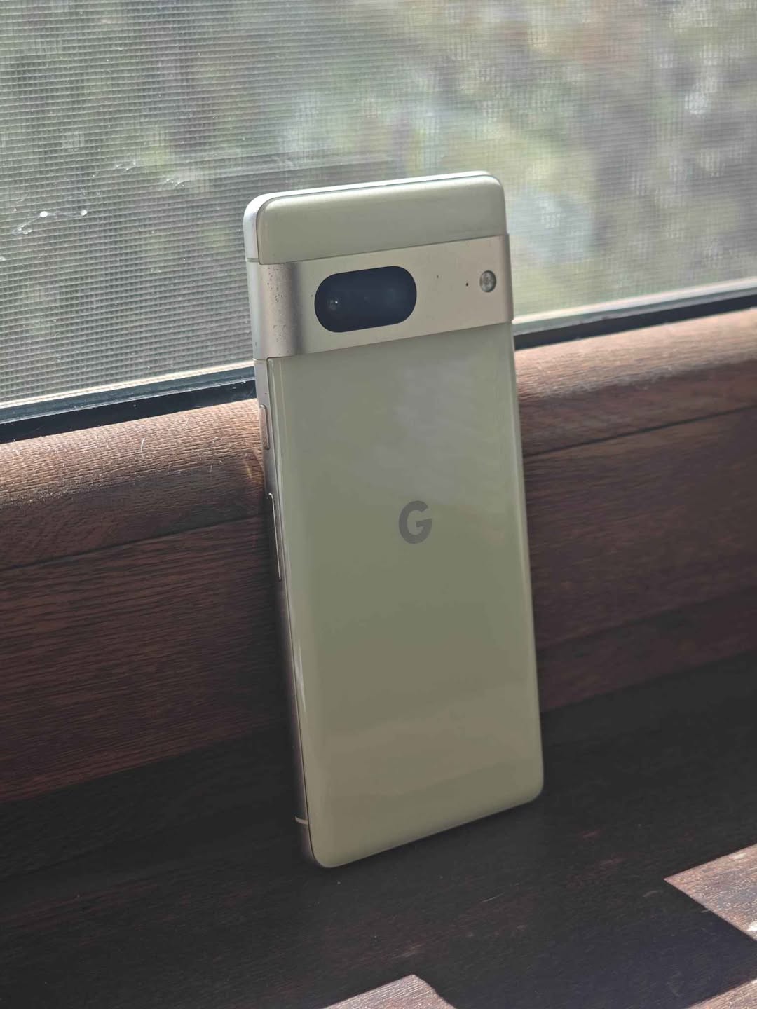Pixel 7 128 with cable
