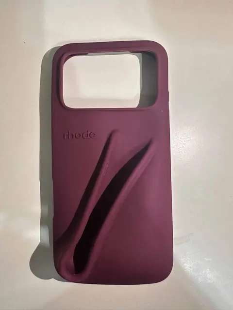 iPhone cases, Tbilisi metro