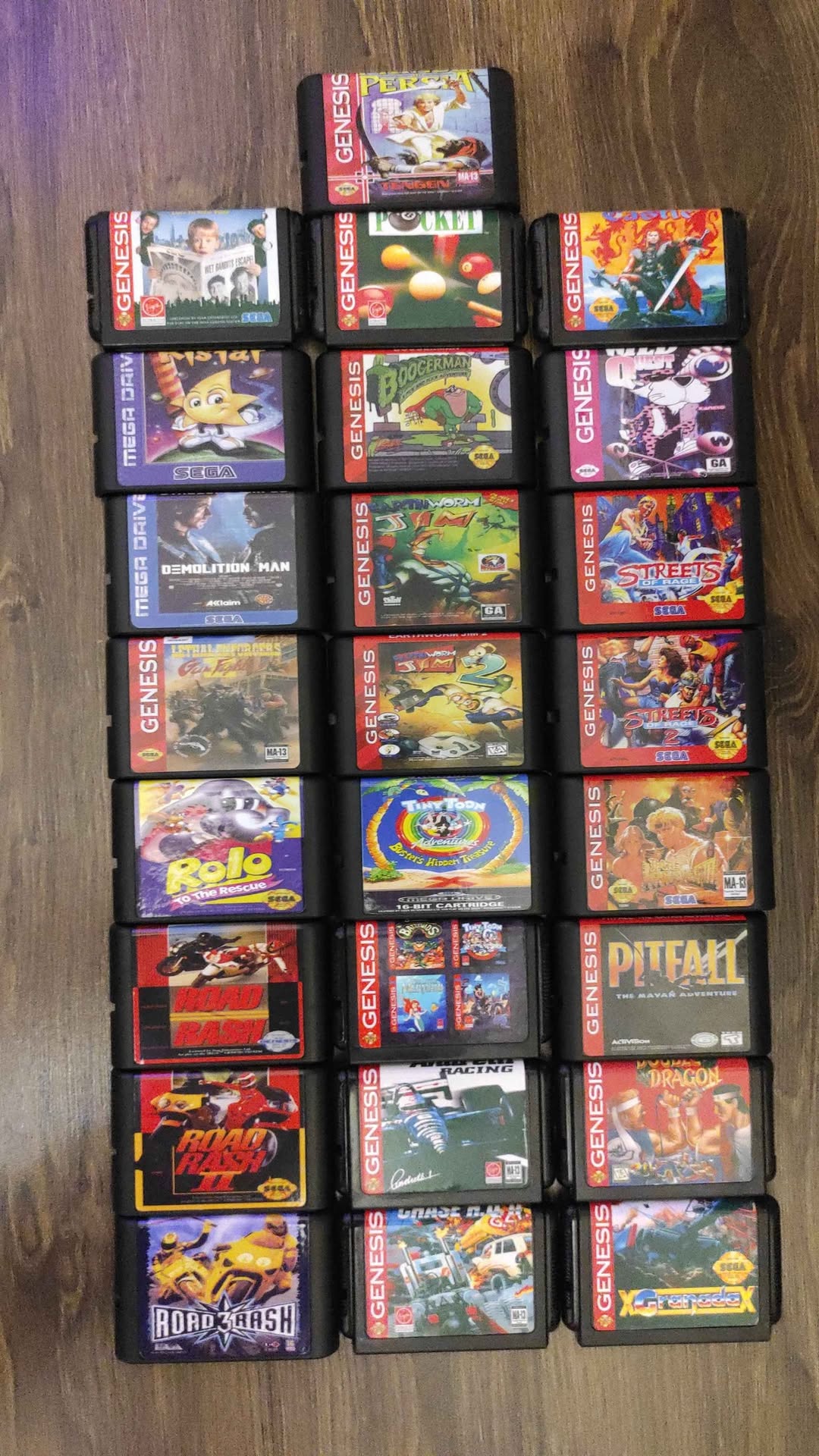 Sega Genesis oyun kartricləri