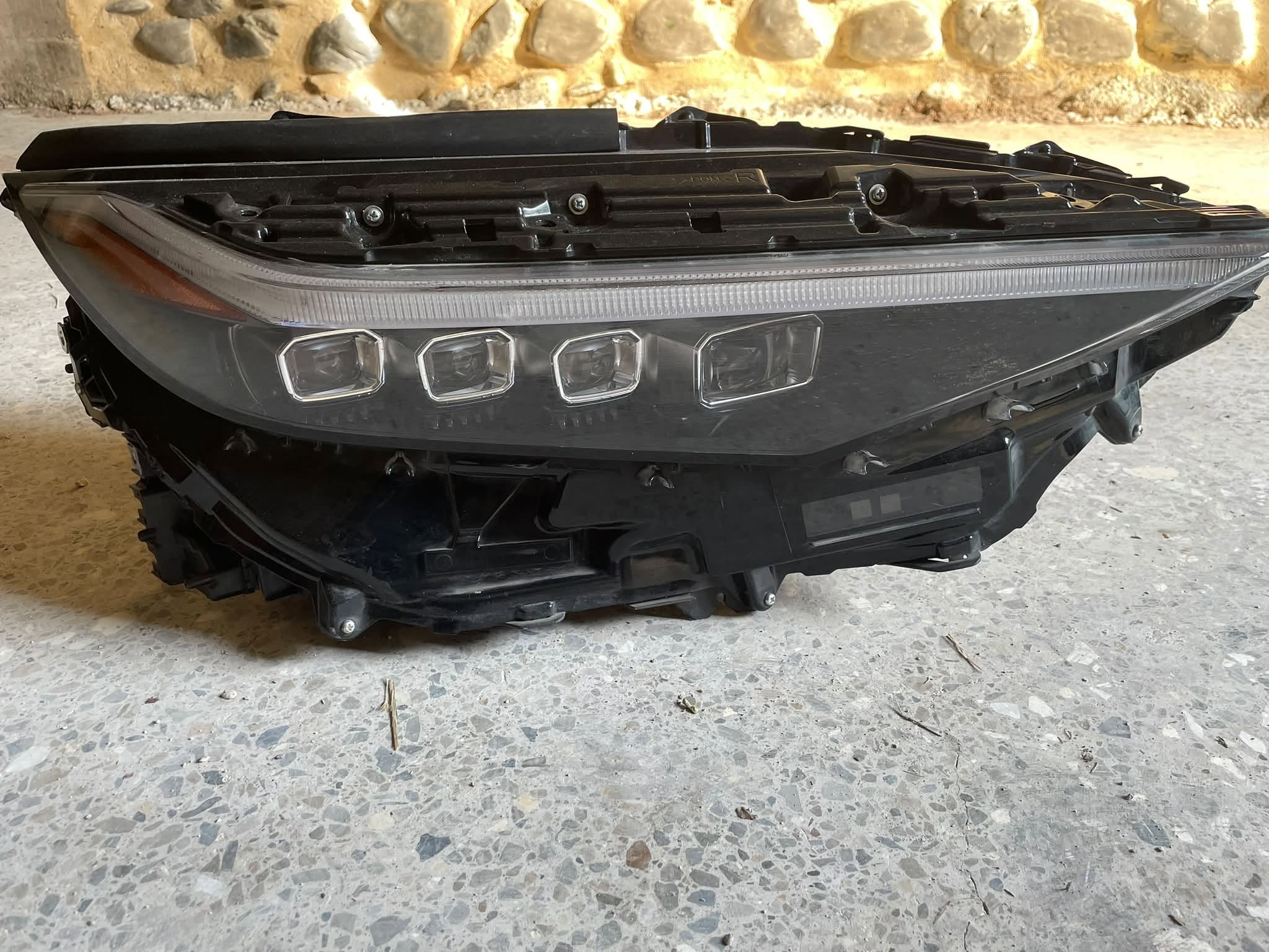 Toyota BZ 4 Limited 2023 — 650$